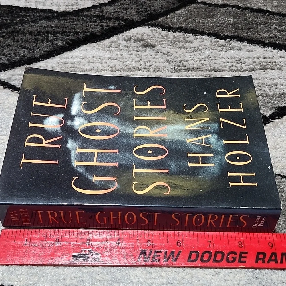 TRUE GHOST STORIES 2001 BY HANS HOLZER PAPERBACK BOOK SUPERNATURAL